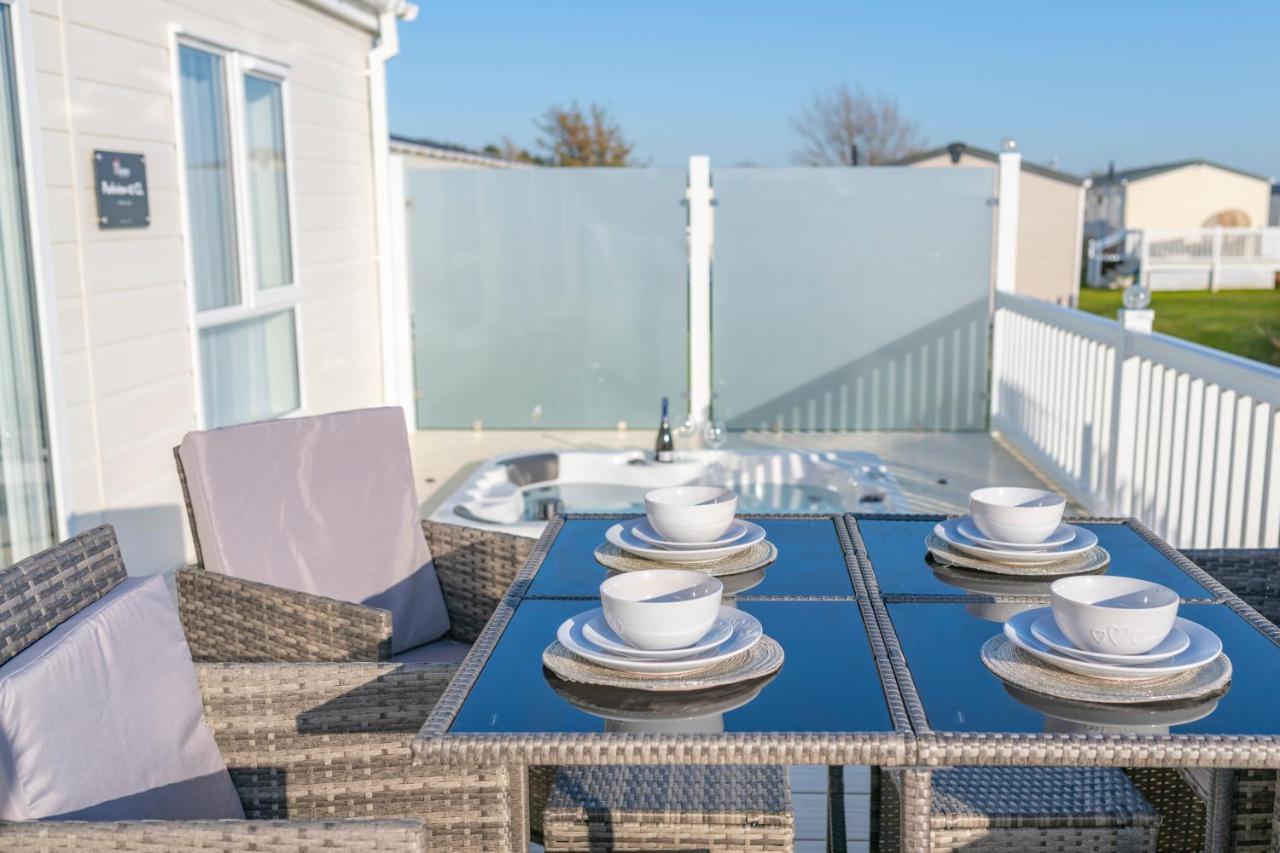 Marine Holiday Park Рил Екстериор снимка